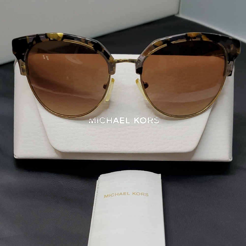 Michael Kors Savannah Tortoise Shell Sunglasses And Case.
